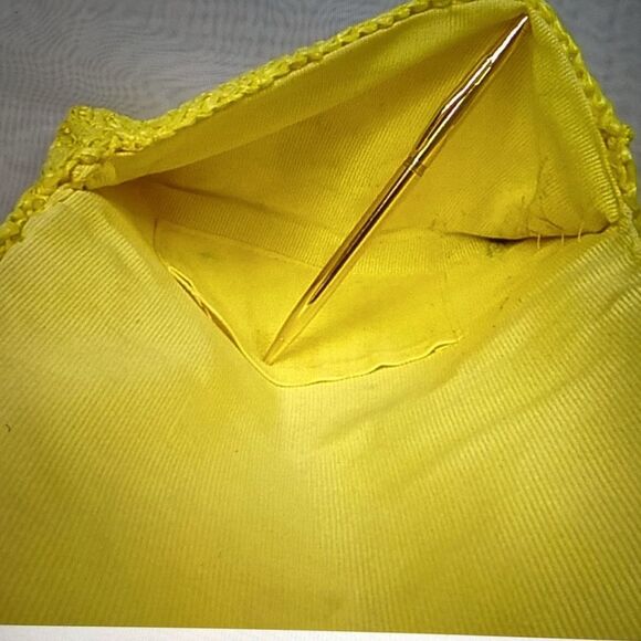 Yellow Crochet Clutch - Picture 4 of 5